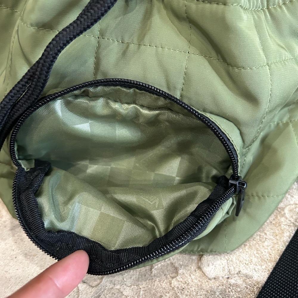 Vans Green and Black Quilted Bag Durable Everyday Use - Picture 3 of 8